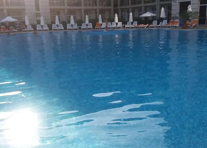 частно студио в комплекс ризорт Апартамент Поморие